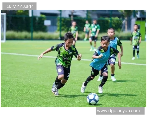 追逐梦想的脚步足球明星们的励志训练之旅 追逐梦想的脚步足球明星们的励志训练之旅