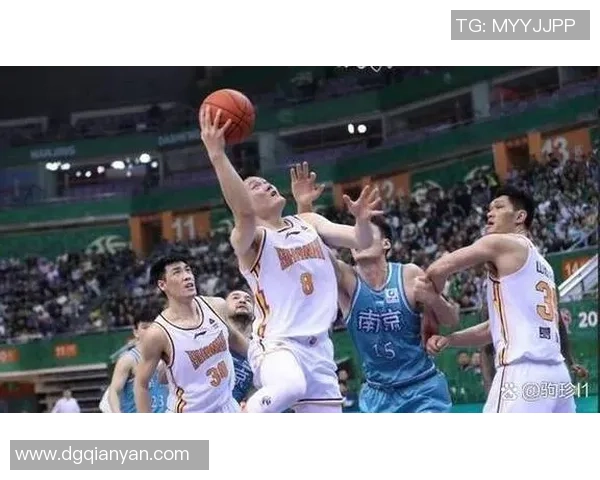 重庆篮球队在全国锦标赛中的战术表现分析与点评